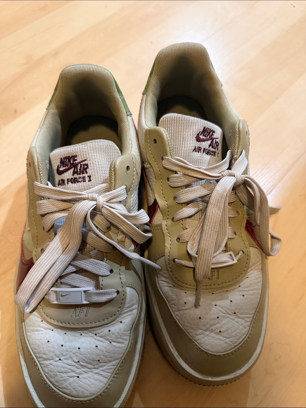 Nike Kids Air Force 1 Low Top Sneakers in Beige & Red